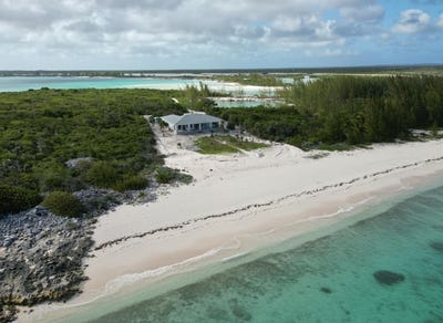 /international/bs/kiki-house-cutlass-bay-13-na-ci-new-bight-cat-island-310099344195/