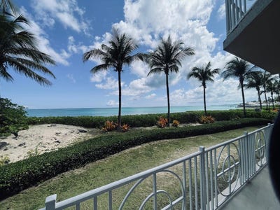 /international/bs/unit-1-love-beach-walk-new-providence-paradise-island-new-providence-paradise-island-310108431625/