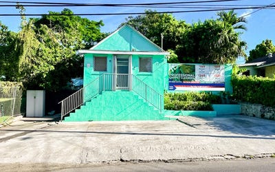 /international/bs/lot-14-hillside-estates-new-providence-paradise-island-310095945452/?lang=en