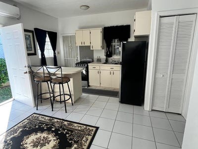 /international/bs/-48-sunglow-road-unit-2-new-providence-paradise-island-new-providence-paradise-island-310106713265/