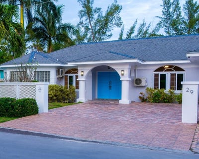 /international/bs/coral-harbour-rental-new-providence-paradise-island-new-providence-paradise-island-310106383936/