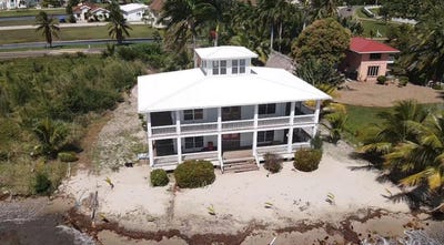 /international/bz/in-the-heart-of-plantation-placencia-stann-creek-district-placencia-stann-creek-district-120087367817/?lang=en