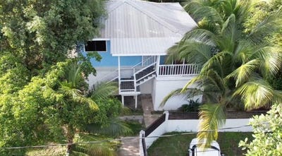 /international/bz/placencia-placencia-stann-creek-district-placencia-stann-creek-district-120087167879/?lang=en