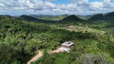 /international/bz/39r8-qm-cayo-district-cayo-district-310108046455/