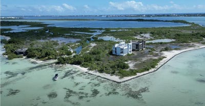 /international/bz/west-coast-beachfront-ambergris-caye-ambergris-caye-ambergris-caye-belize-city-120082124881/