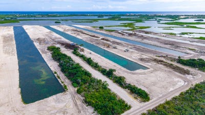 /international/bz/canal-front-property-san-pedro-belize-district-san-pedro-belize-district-310107597791/