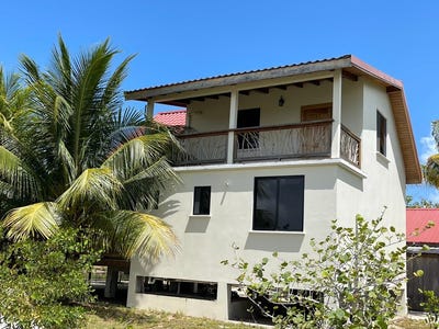 /international/bz/behind-sere-street-placencia-stann-creek-district-120092448445/