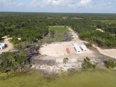 /international/bz/-belize-incredible-seafront-property-in-corozal-serenita-village-corozal-district-310104833772/