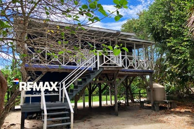 /international/bz/north-caye-caulker-caye-caulker-belize-district-caye-caulker-belize-district-310107045890/