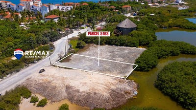 /international/bz/between-coco-beach-las-terrazas-ambergris-caye-ambergris-caye-ambergris-caye-belize-city-310108406572/