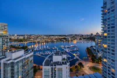 /international/ca/198-aquarius-mews-2607-vancouver-british-columbia-310120073278/