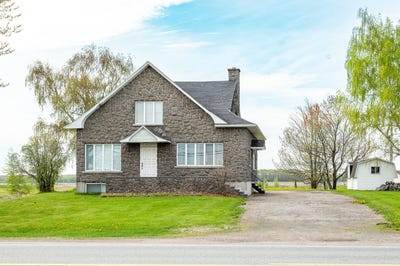 /international/ca/1050-boul-st-laurent-e-louiseville-quebec-310108428019/