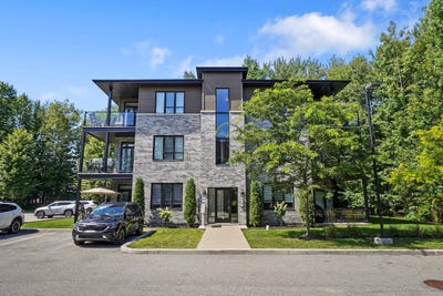 /international/ca/104-rue-bruno-dion-blainville-quebec-310120034102/