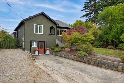 /international/ca/1000-tattersall-dr-saanich-british-columbia-310119975543/