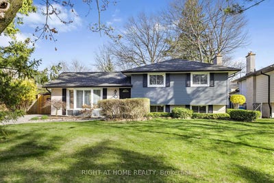 /international/ca/5232-mulberry-drive-burlington-ontario-310100788025/