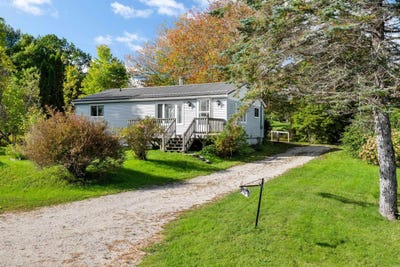 /international/ca/6-north-street-western-shore-nova-scotia-310120430178/