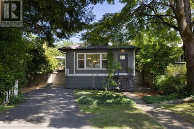 /international/ca/3075-albany-street-victoria-british-columbia-310100873573/