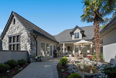 /international/ca/833-164a-street-surrey-british-columbia-310108212611/