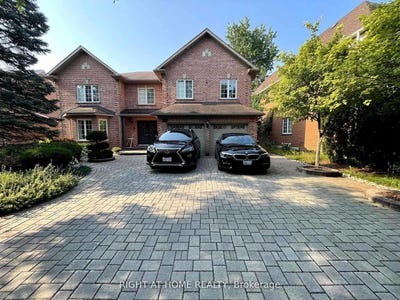 /international/ca/lower-974-creebridge-crescent-newmarket-ontario-310104888749/