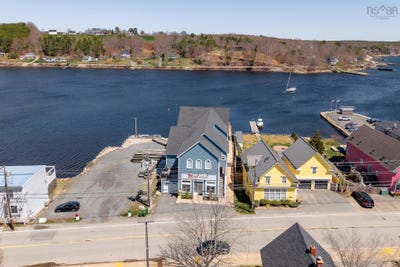 /international/ca/629-main-street-5-mahone-bay-nova-scotia-310107899610/