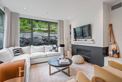 /international/ca/119-ch-des-sous-bois-201-mont-tremblant-quebec-310109201161/