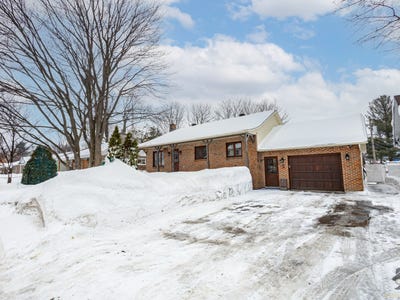 /international/ca/235-rue-antonio-sainte-anne-des-plaines-quebec-310106425685/