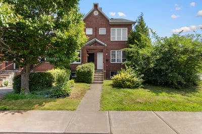 /international/ca/240-rue-du-fort-remy-lasalle-qc-h8r4c6-ca-lasalle-quebec-310101078132/