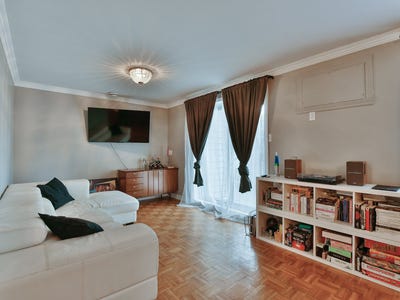 /international/ca/7735-boul-arthur-sauve-laval-ouest-qc-h7r3x8-ca-laval-ouest-quebec-310098920569/