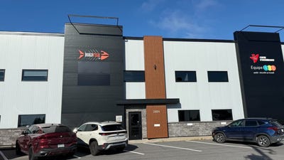 /international/ca/2884-av-du-pont-s-alma-quebec-310109427025/