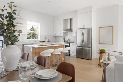 /international/ca/20645-68-avenue-9-langley-british-columbia-310107904695/