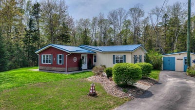 /international/ca/245-forest-drive-hemford-nova-scotia-310108181063/