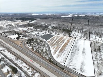 /international/ca/rg-des-moulanges-saint-apollinaire-quebec-310107245222/