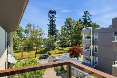 /international/ca/15747-marine-drive-303-white-rock-british-columbia-310120034229/