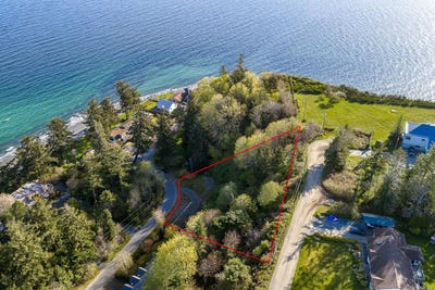 /international/ca/1551-kye-bay-rd-comox-british-columbia-310108484600/