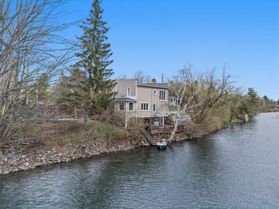 /international/ca/610-rue-st-patrice-e-magog-quebec-310108128975/