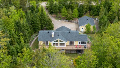 /international/ca/1788-av-a-bertrand-saint-adolphe-dhoward-qc-j0t2b0-ca-saint-adolphe-d-howard-quebec-310099211704/