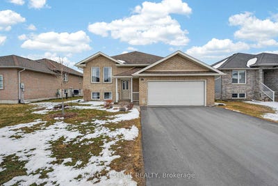 /international/ca/48-freedom-crescent-quinte-west-ontario-310106707723/