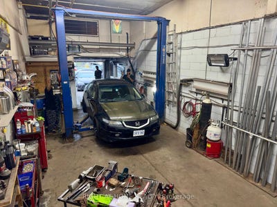 /international/ca/b2-b2-76-sherry-road-toronto-ontario-310099222599/