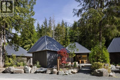 /international/ca/6504-powder-main-road-port-renfrew-british-columbia-310108004681/