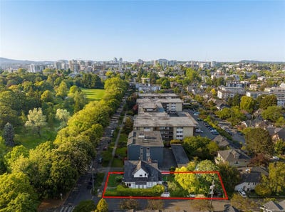 /international/ca/980-heywood-ave-victoria-british-columbia-310108182184/