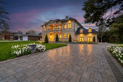 /international/ca/256-patricia-drive-king-ontario-310108642777/