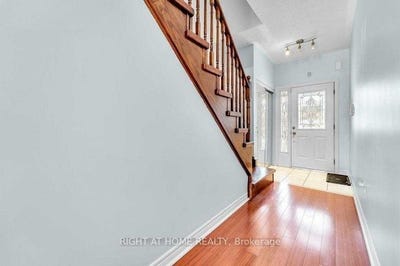 /international/ca/558-legresley-lane-newmarket-ontario-310101018683/