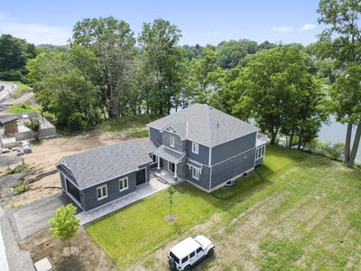 /international/ca/101-villeneuve-drive-picton-ontario-310106993002/
