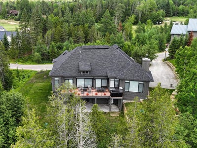/international/ca/555-allee-royale-mont-tremblant-quebec-310098472800/