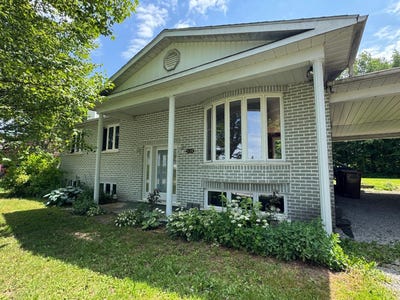 /international/ca/1039-rue-langlois-valcourt-ville-qc-j0e2l0-ca-valcourt-ville-quebec-310100668827/