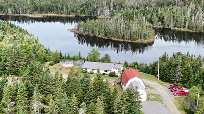 /international/ca/j8wj-c9-saint-peter-s-nova-scotia-310106389613/