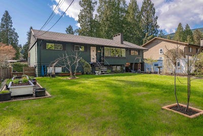 /international/ca/3163-tennyson-crescent-north-vancouver-british-columbia-310100431186/