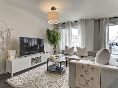 /international/ca/75-place-charles-lemoyne-sainte-catherine-quebec-310103697986/