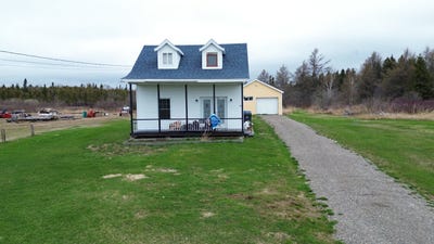 /international/ca/27-4e-avenue-e-paspebiac-quebec-310105401797/