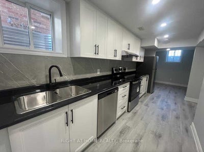 /international/ca/basemen-22-amboise-crescent-brampton-ontario-310100491173/